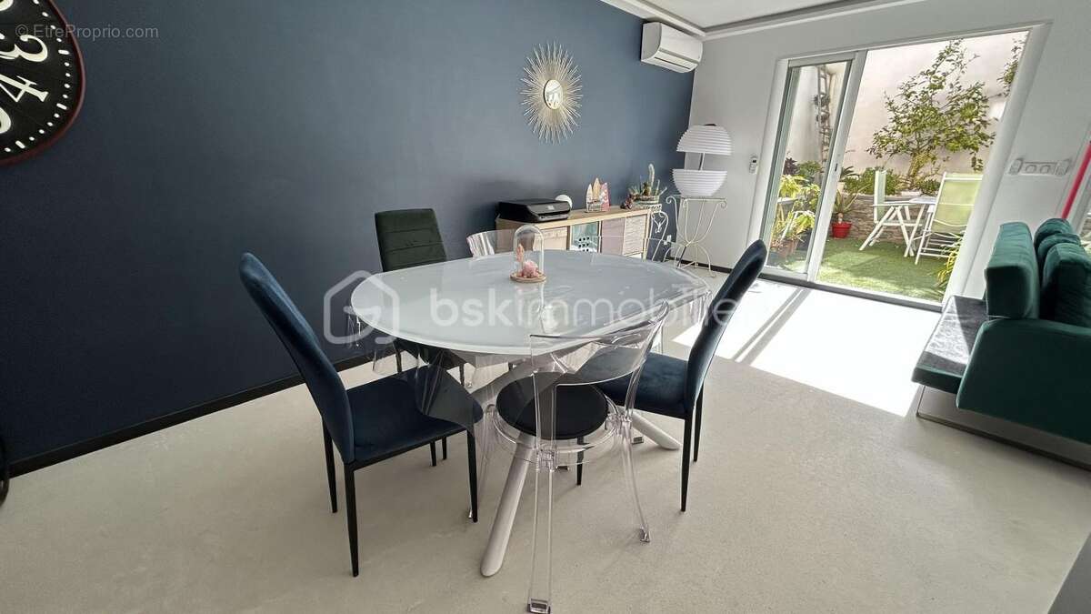 Maison à SIX-FOURS-LES-PLAGES