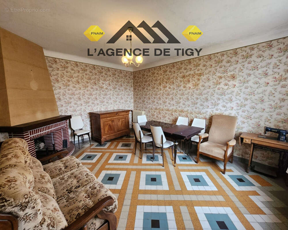 Maison à NEUVY-EN-SULLIAS