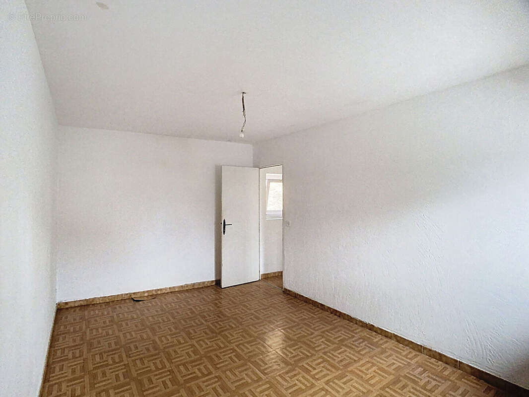 Maison à BOLLENE