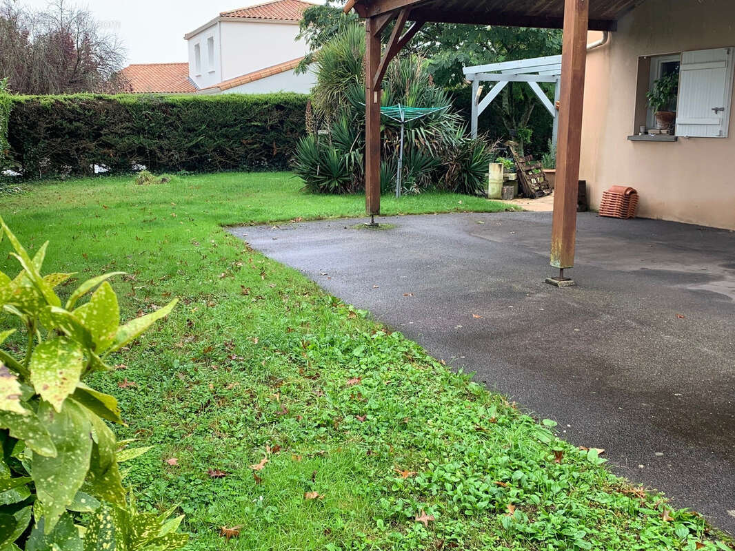 Terrain à SAINT-JULIEN-DE-CONCELLES