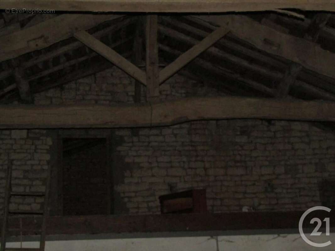Maison à PIOUSSAY