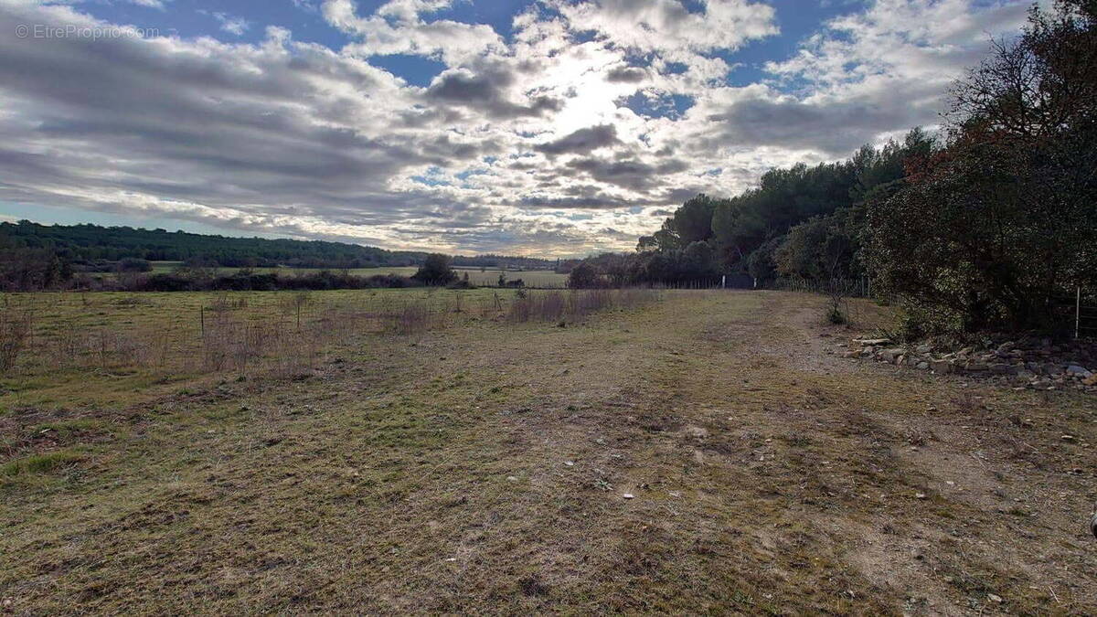 Terrain à SATURARGUES