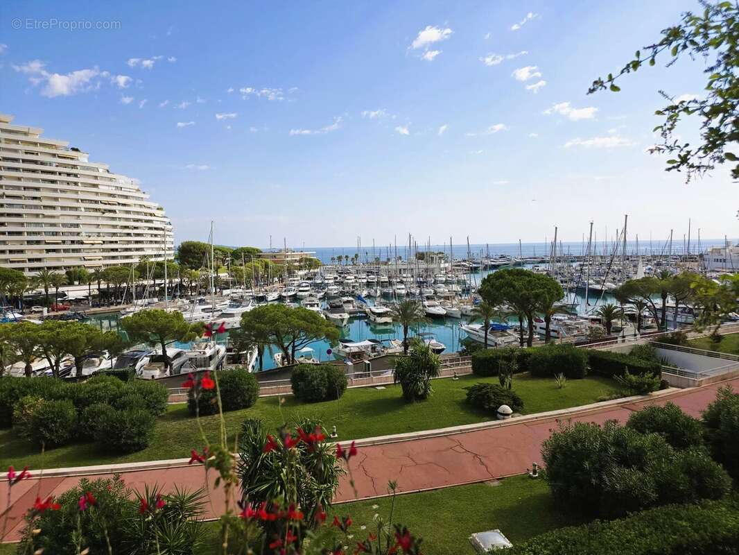 Appartement à VILLENEUVE-LOUBET