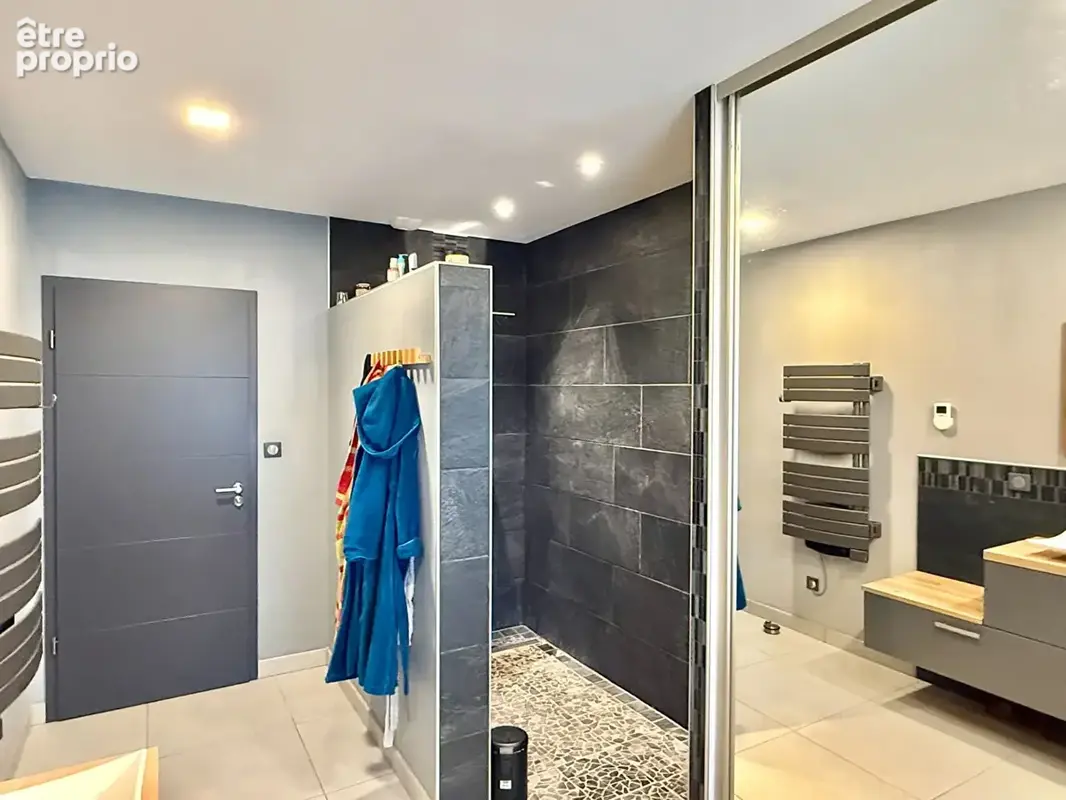MANZAT / Villa contemporaine à vendre de 225 M2 habitables, belles prestations ! - photo 15