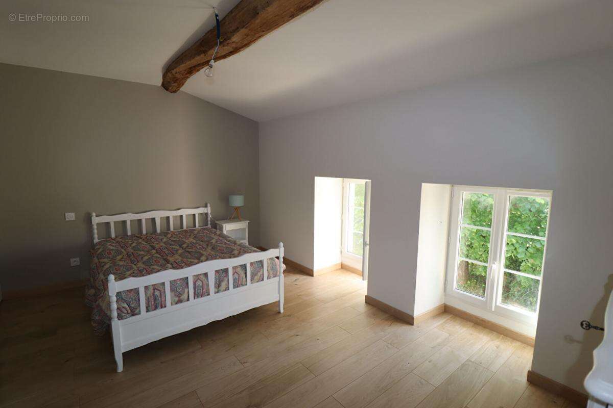 Maison à LA FOYE-MONJAULT