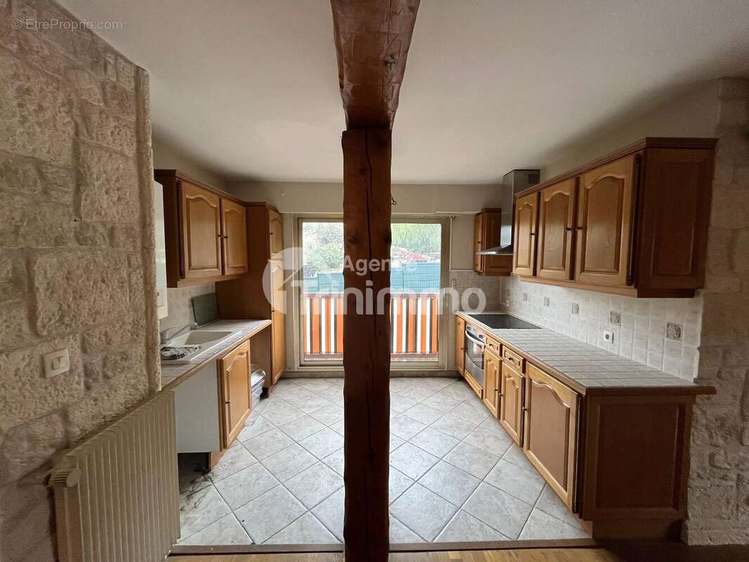 Appartement à SAINT-LAURENT-DU-VAR