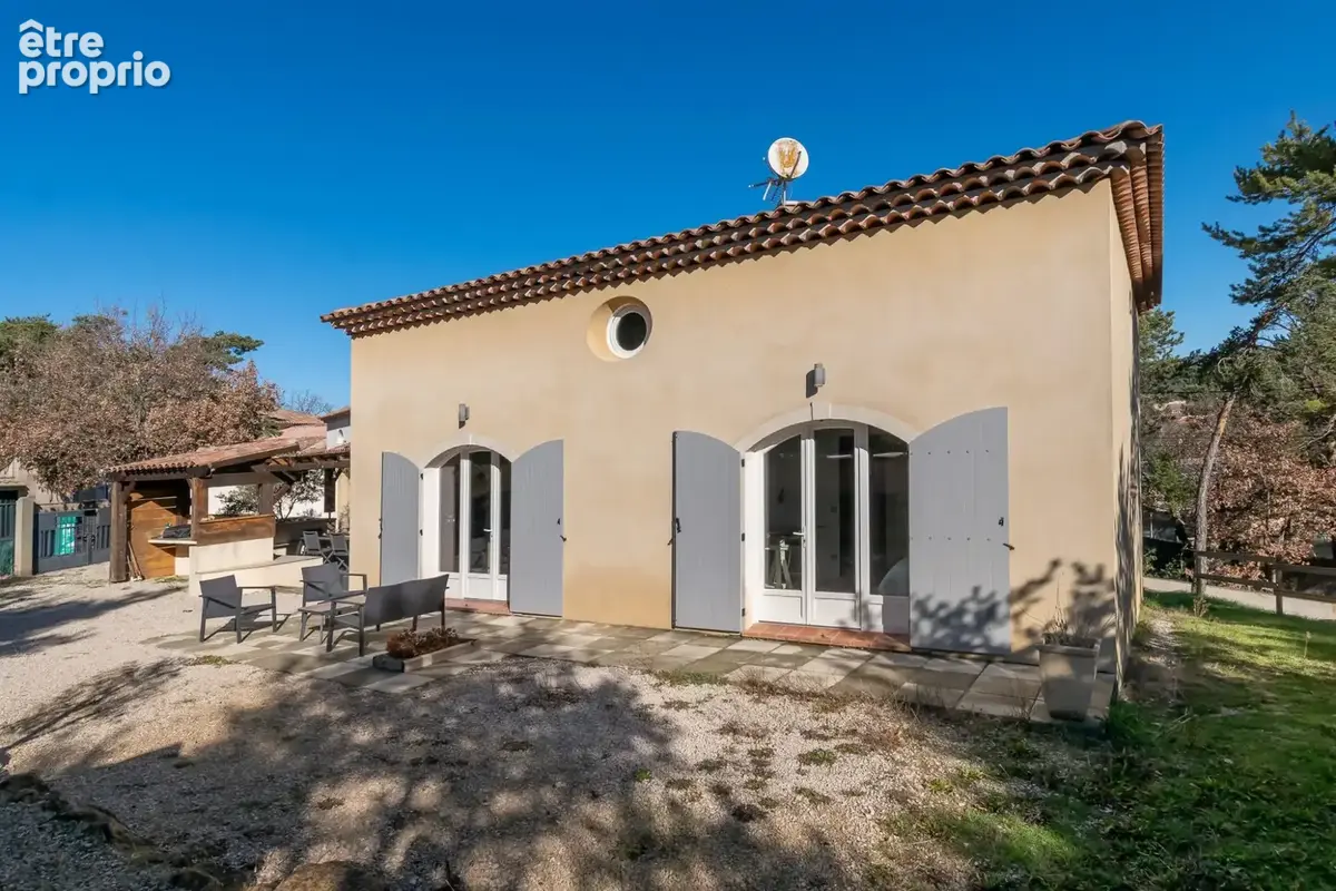 Maison familiale avec studio indépendant, piscine et grand terrain - photo 3