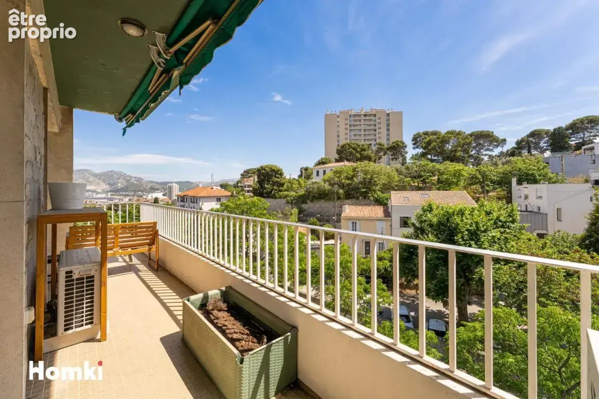 Rare à la vente : Superbe T5 traversant de 130 m² avec terrasse et vue dégagée - photo 3