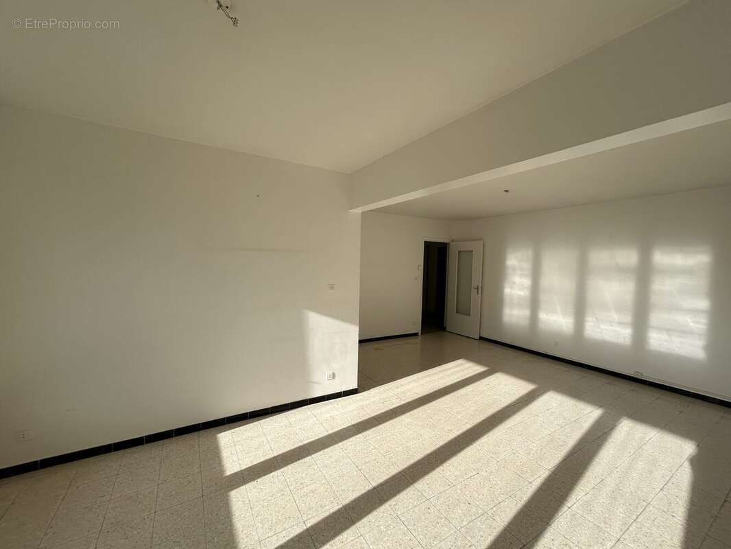 Appartement à PRIVAS