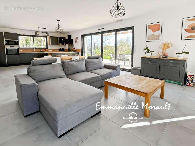 Maison à BAGNOLS-EN-FORET