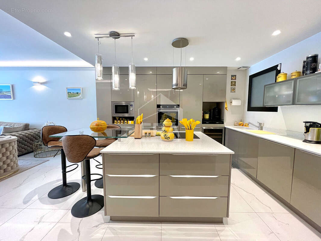 Appartement à LE CANNET
