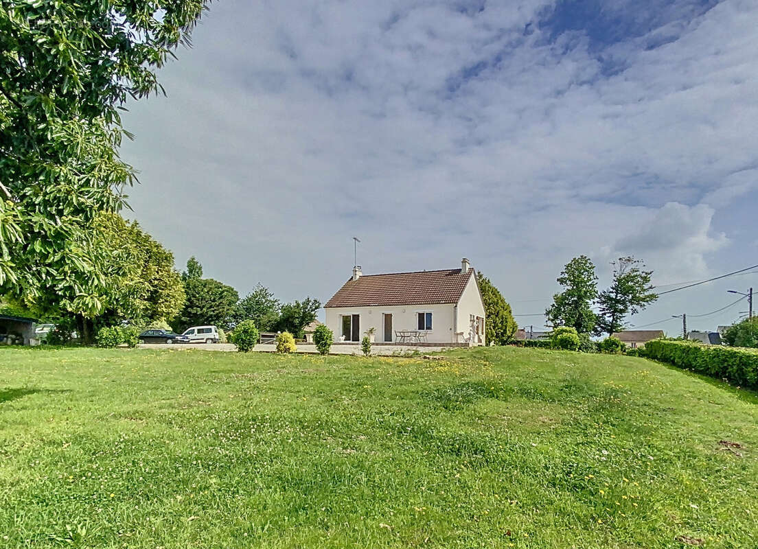 Maison à SAINT-MAURICE-EN-COTENTIN