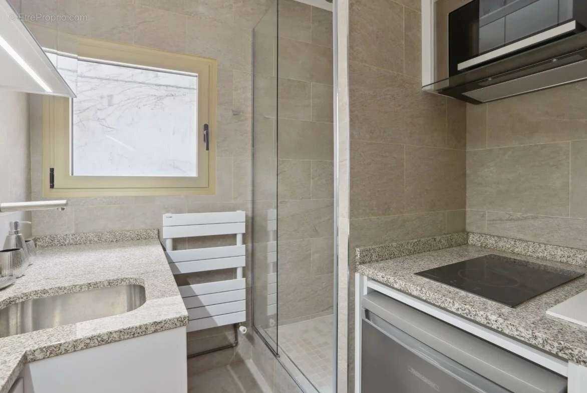 Appartement à NEUILLY-SUR-SEINE