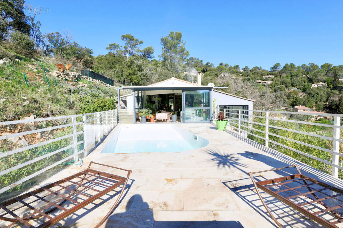 Maison à MEOUNES-LES-MONTRIEUX