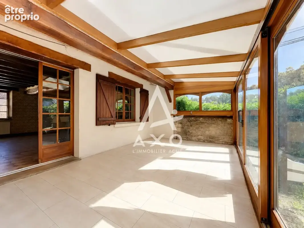 Maison familiale avec garage et dépendance - photo 3