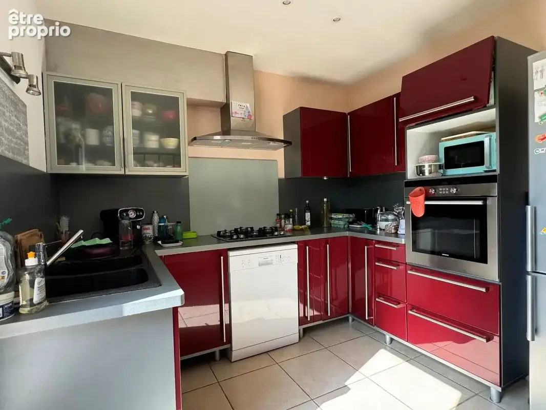 Maison et piscine sur 1770 m² de terrain - photo 8