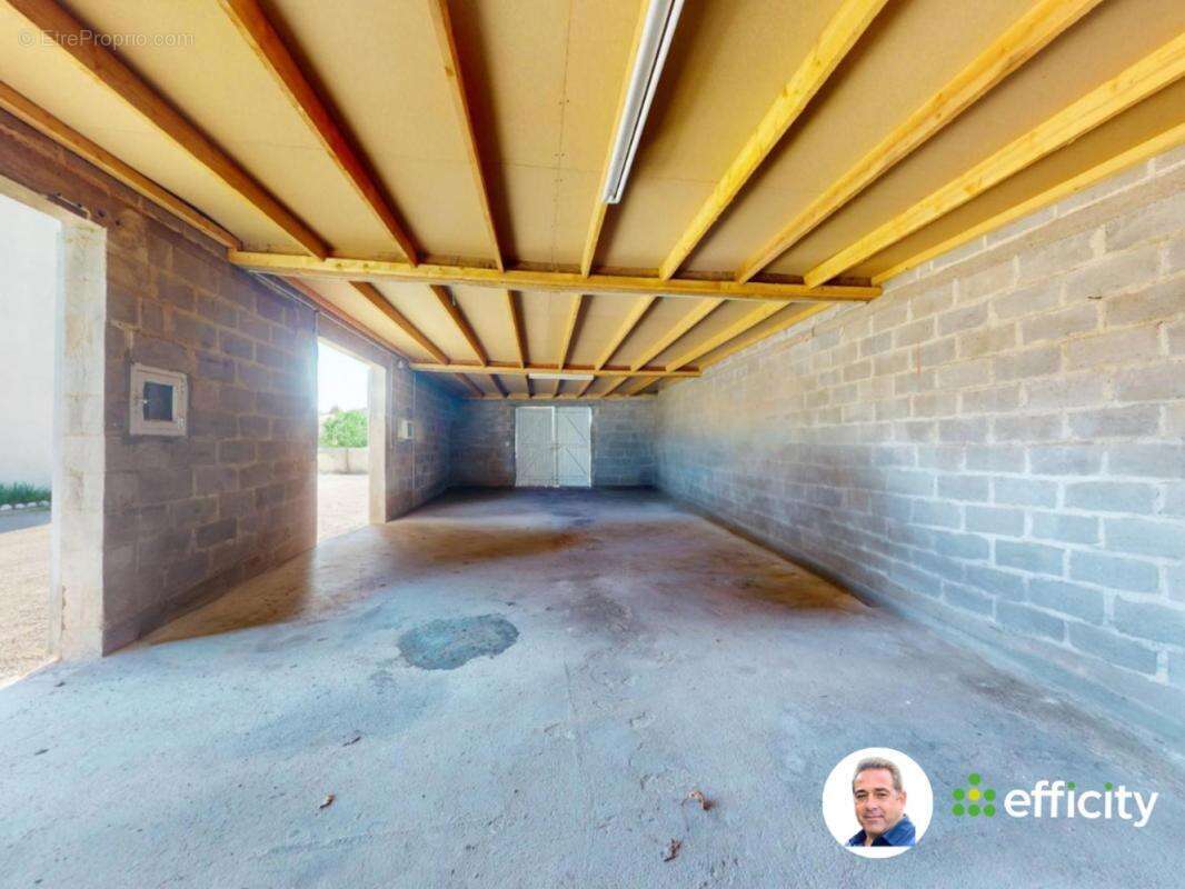 Maison à VALLON-EN-SULLY