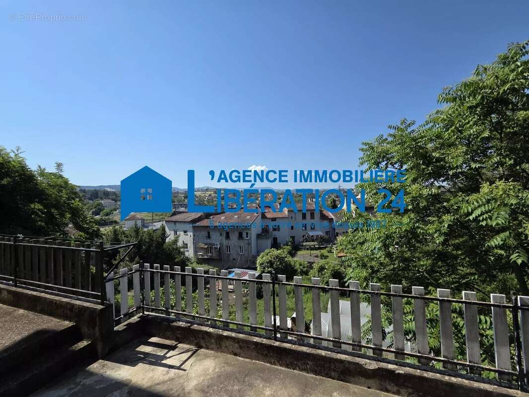 Maison à GENILAC