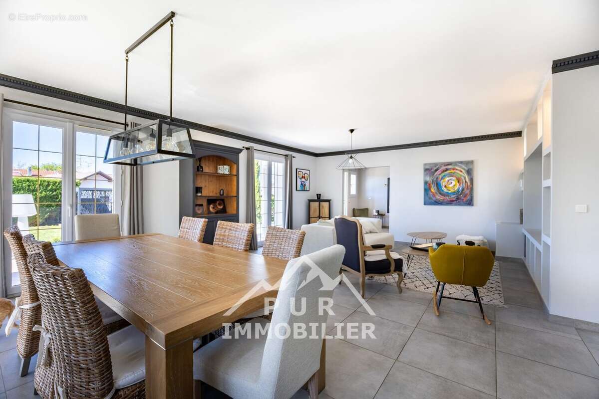 Maison à SAINT-CERGUES