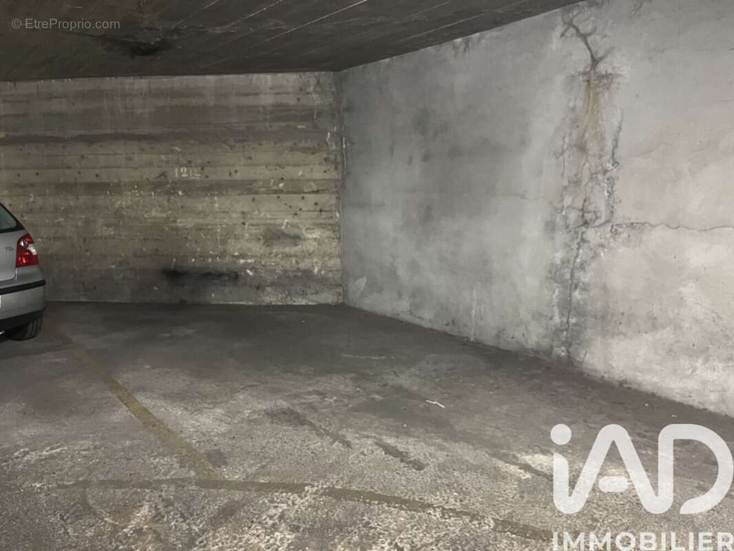 Photo 2 - Parking à PARIS-15E