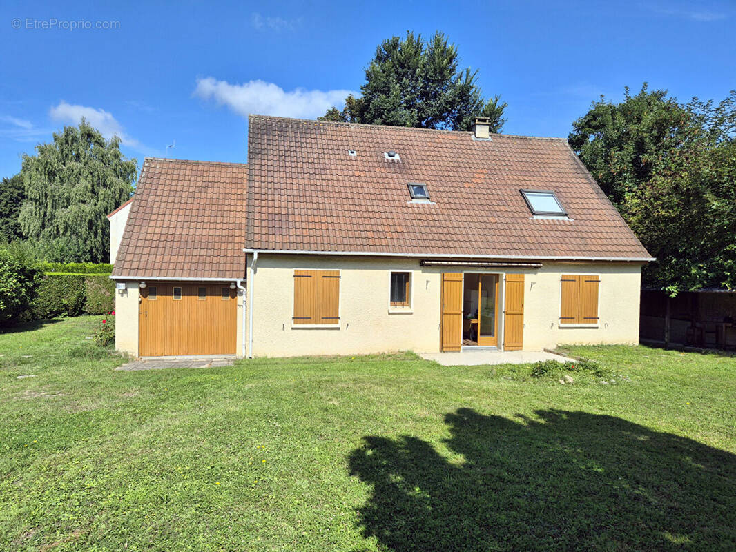 Maison à ELANCOURT