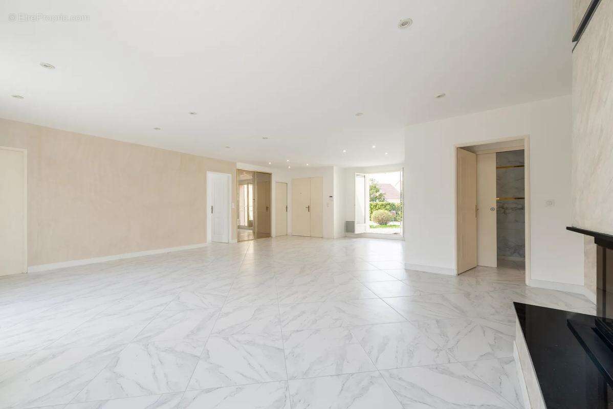 Maison à CLAYE-SOUILLY