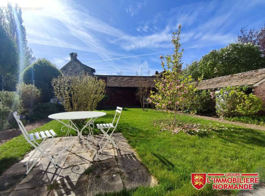 Maison à FONTAINE-SOUS-JOUY