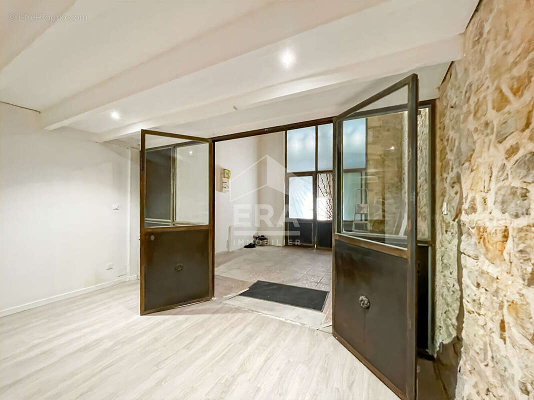 Appartement à MARSEILLE-1E