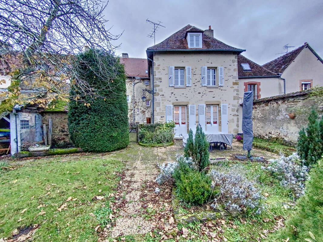 Maison à SAINT-BENOIT-DU-SAULT