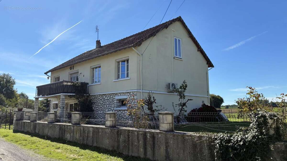 Maison à MERIGNY