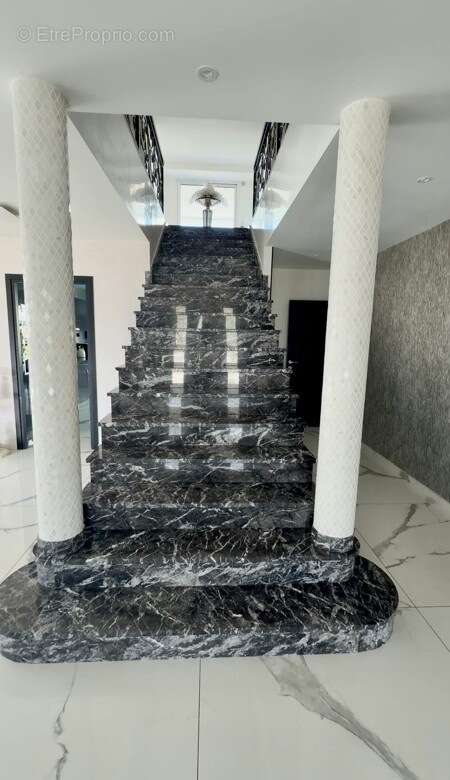 Maison de 7 pièces principales - photo 5