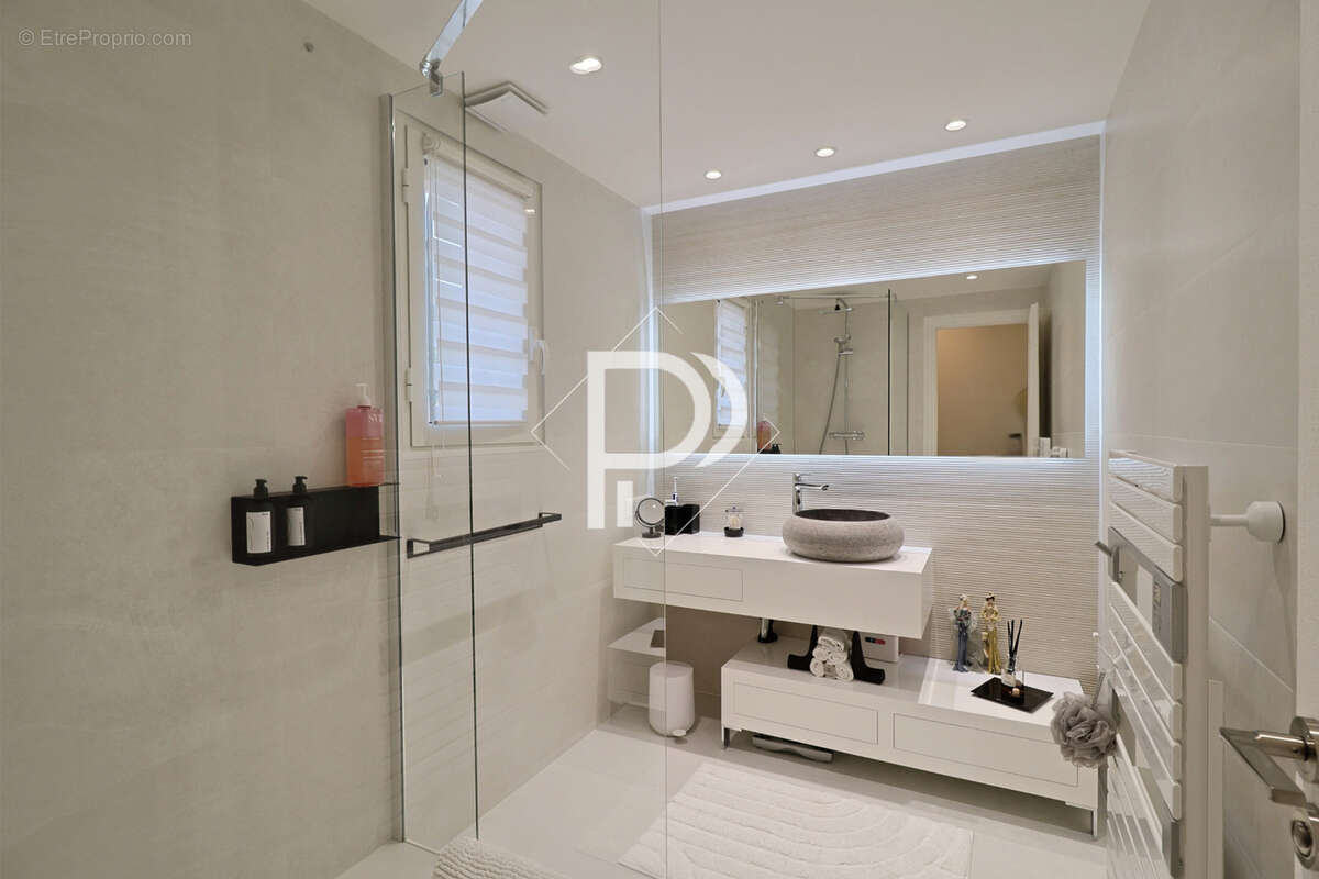 Maison à PLAN-DE-LA-TOUR