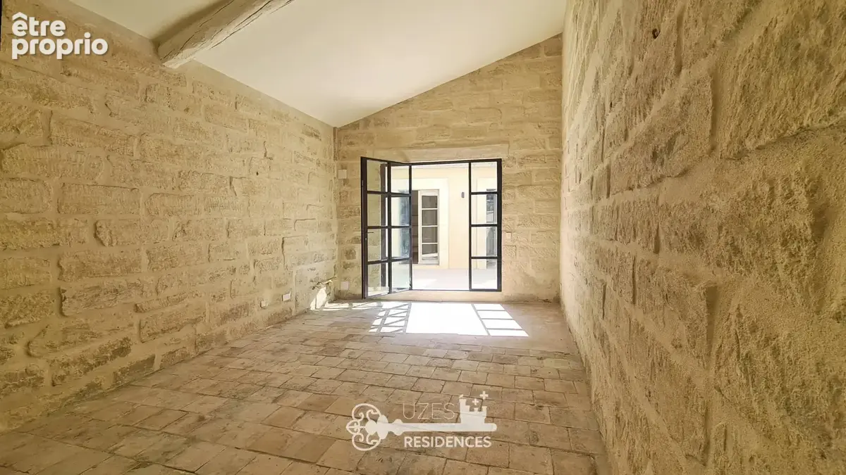 Appartement rénové de 130 m2 avec terrasse, dépendance et 3 chambres au cœur d'Uzès - photo 17