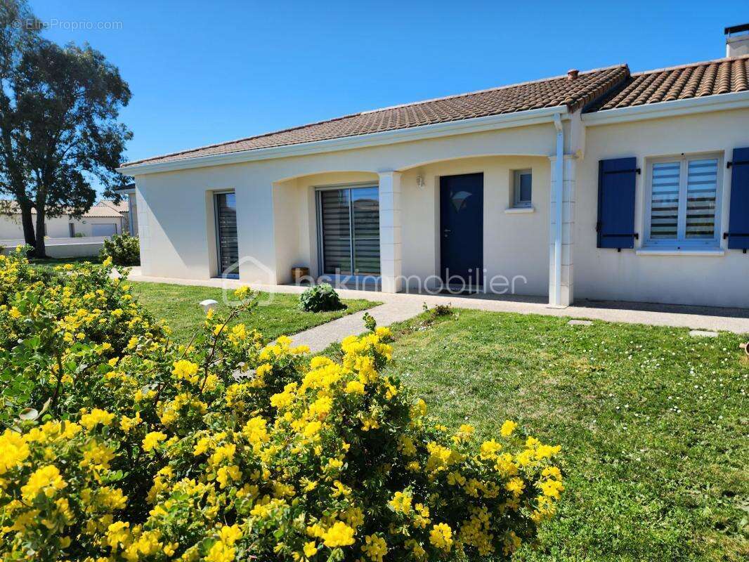 Maison à SAINT-GELAIS