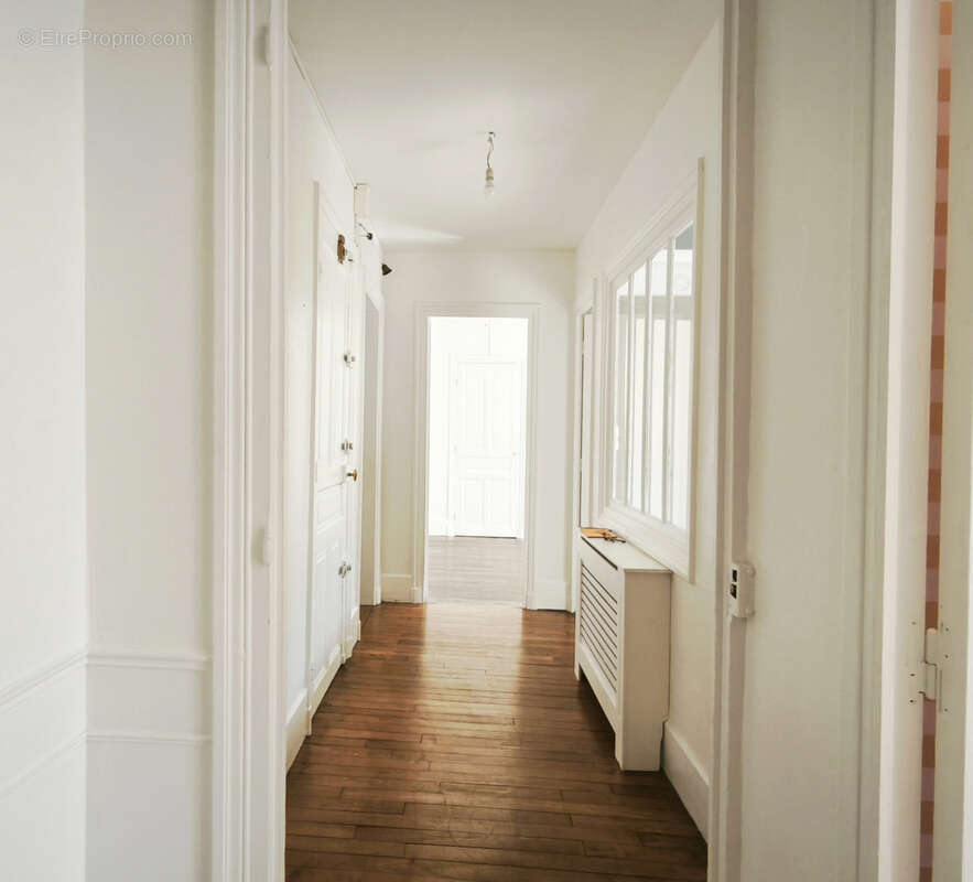Très bel appartement rez de chaussée de centre ville avec jardin privatif - photo 4