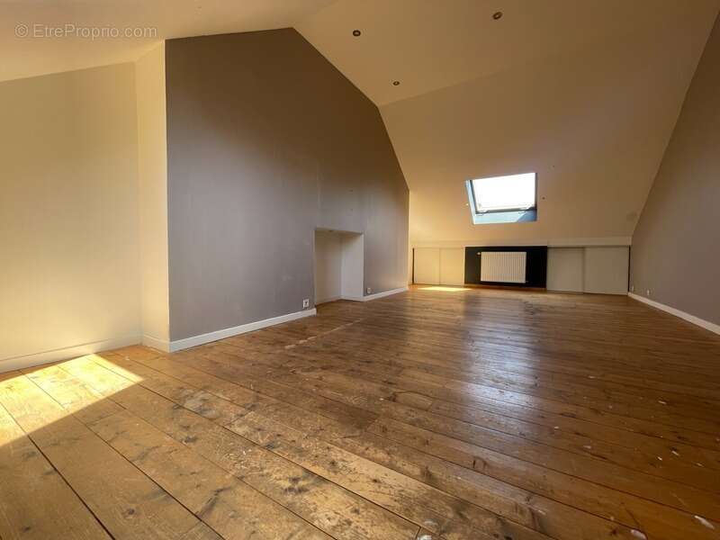 Maison à vendre 3 pièces CALAIS (62), 87m2 , 2 chambres ( possible trois),  cour , rue calme proche centre ville et autoroute - photo 6