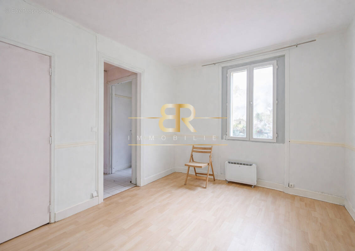 Appartement à PARIS-14E