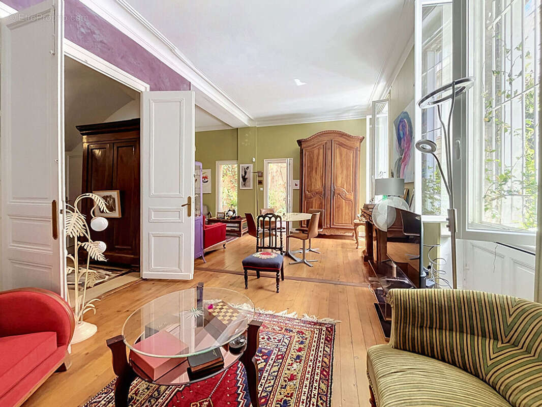 Appartement de caractère avec extérieur au coeur de Bordeaux - photo 2