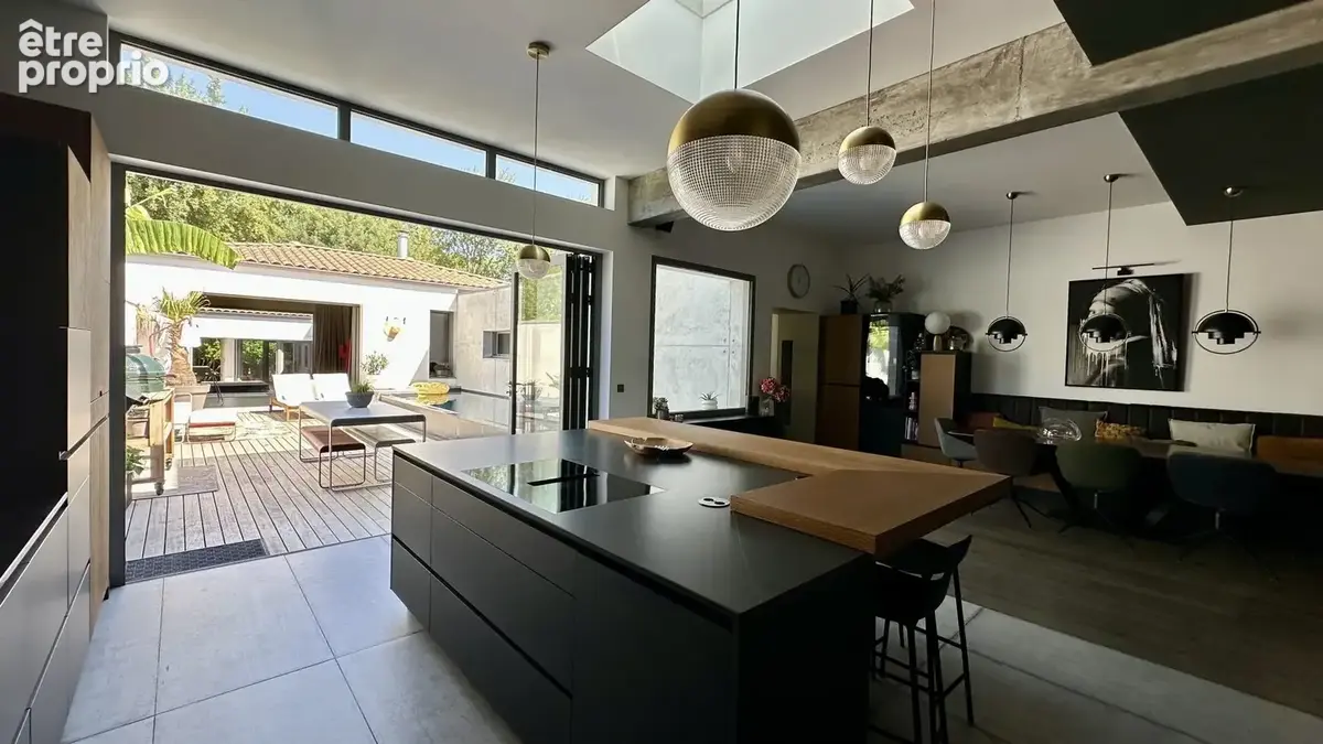 Maison 6 pièces 244 m² à vendre à La Rochelle (17000) - photo 2