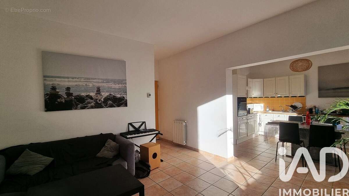 Photo 2 - Appartement à CHATEAURENARD