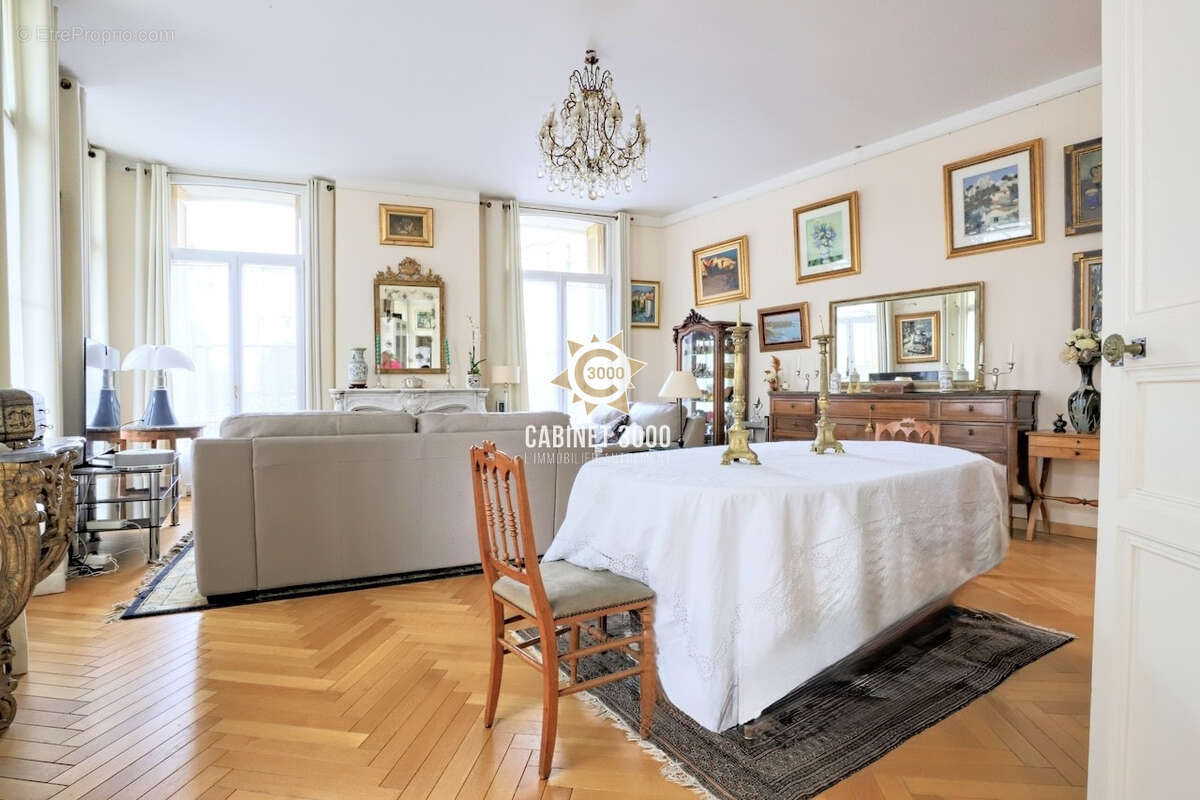 Appartement à HYERES