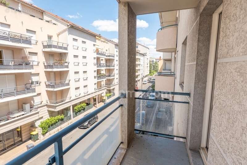 Lyon 8 - 2 pièces avec balcon et stationnement - Secteur Rue Villon, DPE C - photo 9