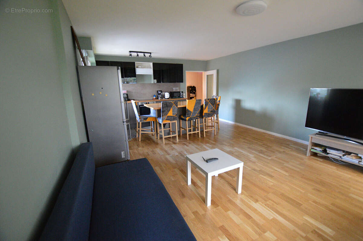 Appartement à ETREMBIERES