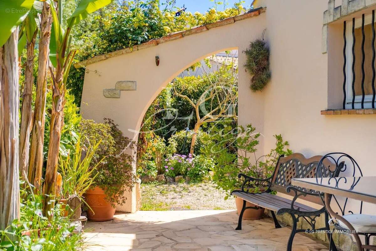 Maison à MOUGINS