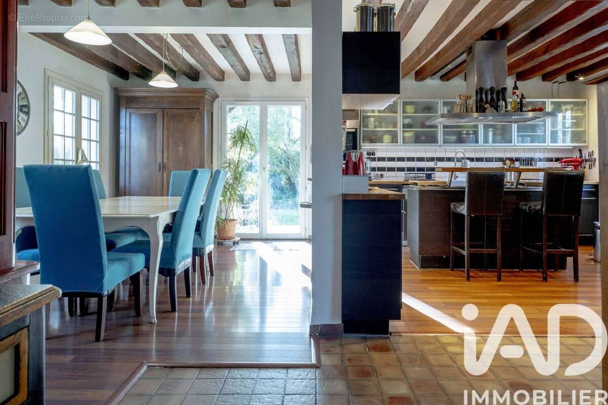 Maison 180 m² à Ronquerolles  - photo 4