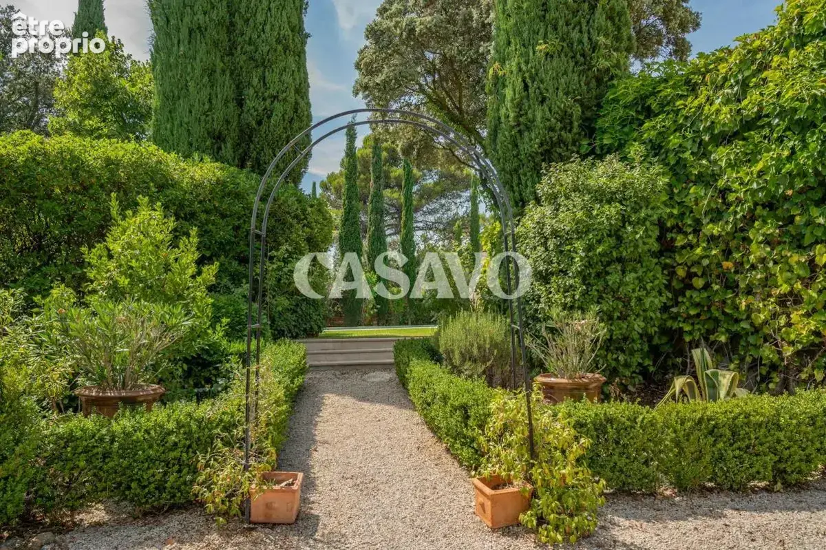 Vente Villa 8 pièces de 272m² - 13100 Saint-Marc-Jaumegarde - photo 4