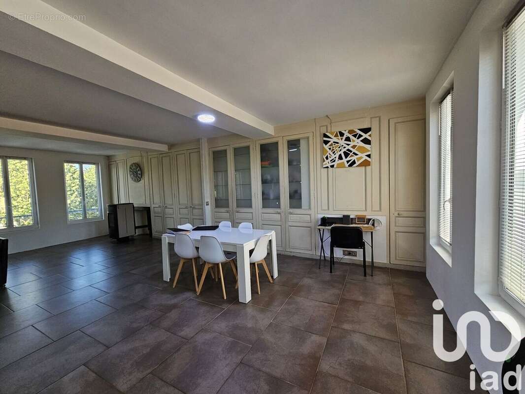 Photo 6 - Maison à VILLENEUVE-L'ARCHEVEQUE