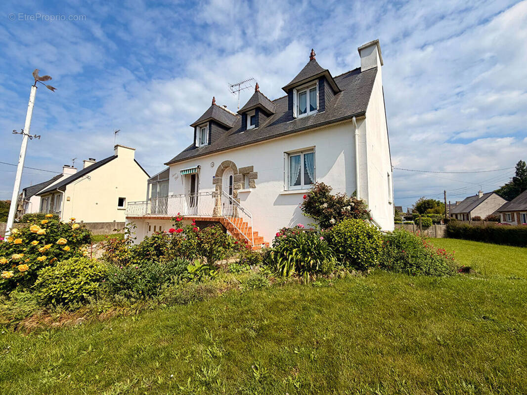 Maison à POMMERET