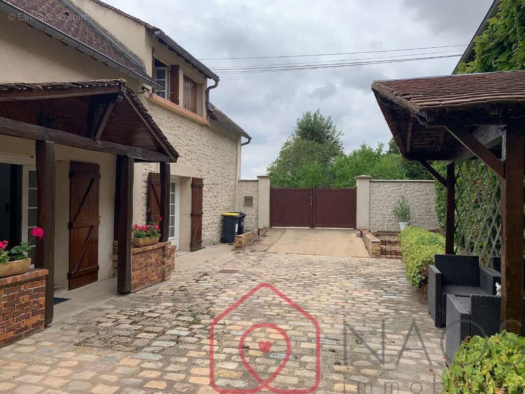 Maison 190 m² à Puiseaux  - photo 15