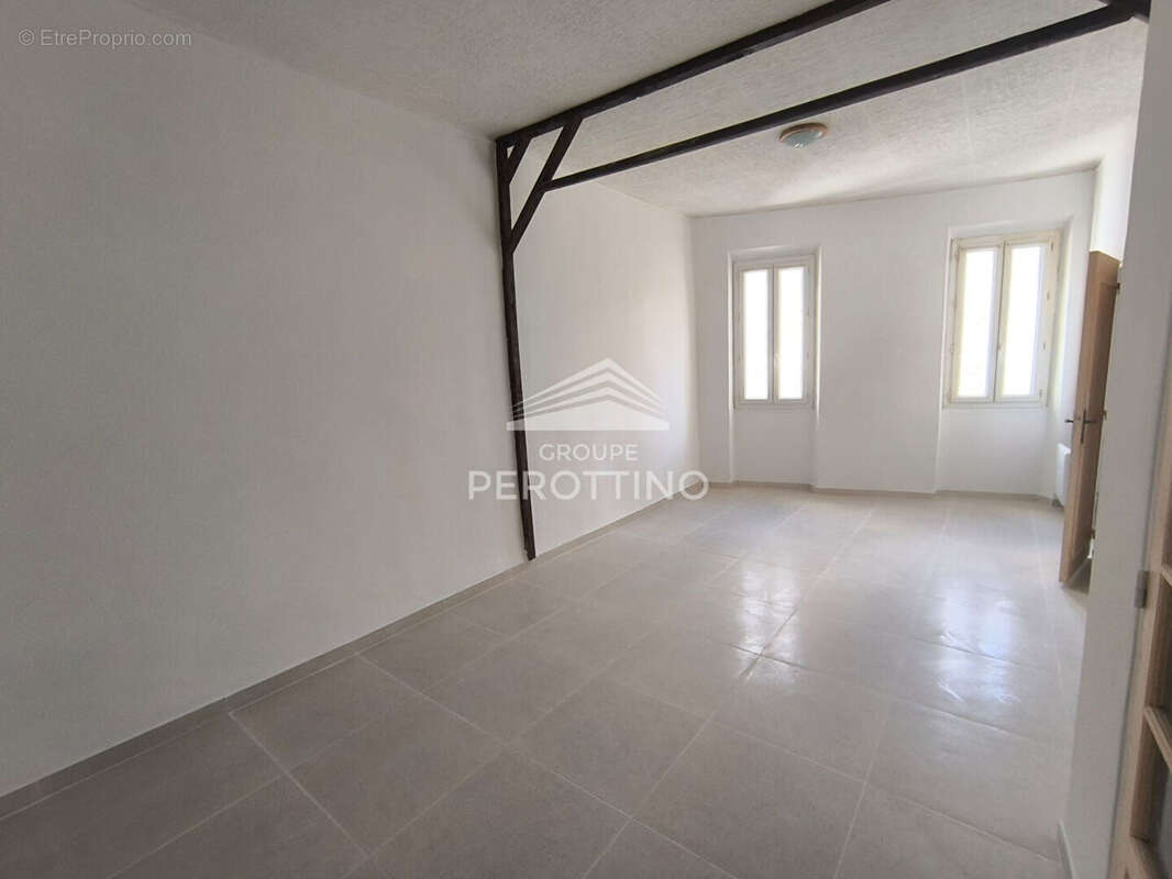 Appartement à ROQUEVAIRE